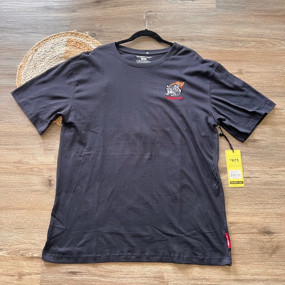 MEMBERS ONLY Tiger Flames Mens Tee Shirt NWT Retail $39 - Picture 1 of 6